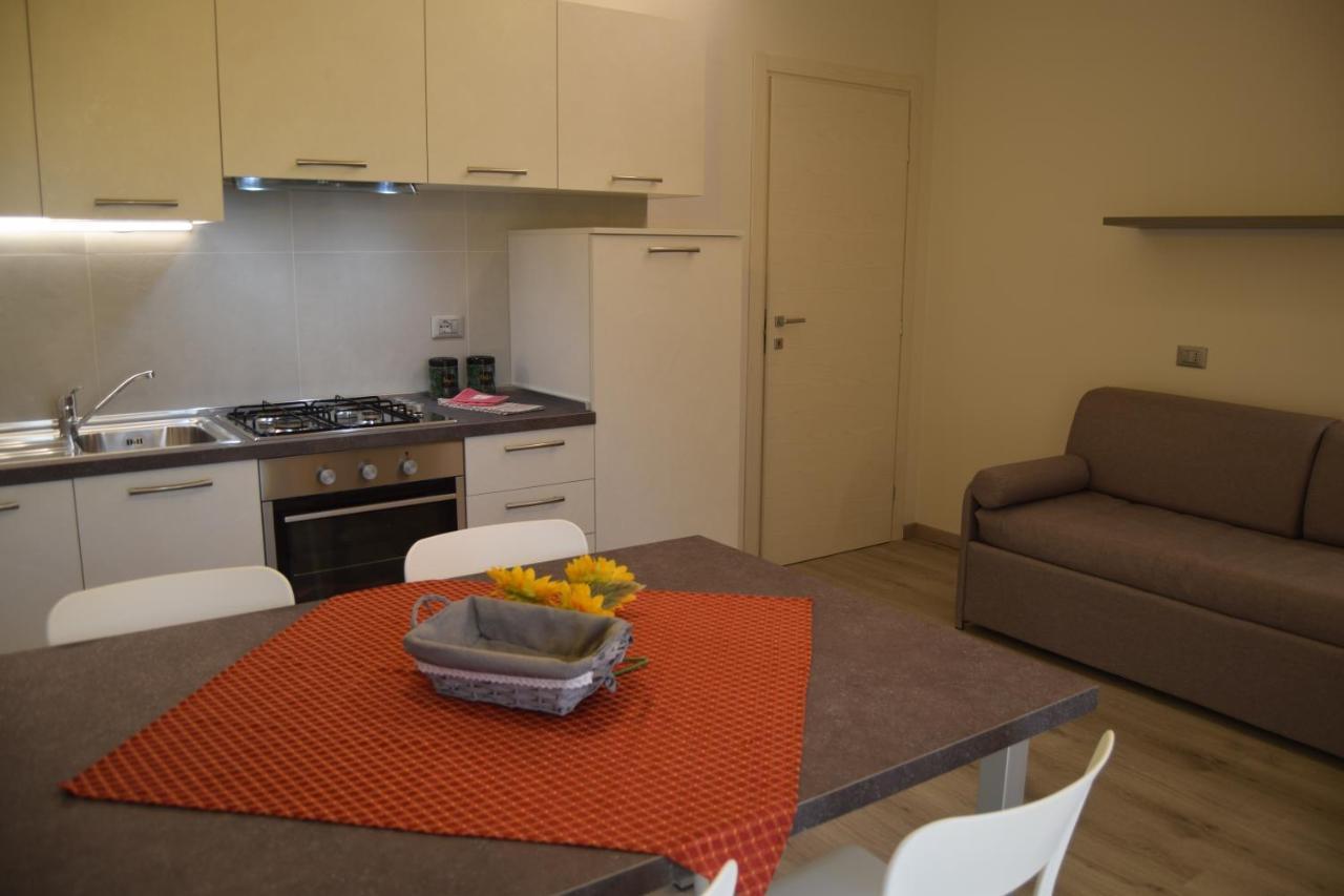 Orchidea Marina Aparthotel ตีร์เรเนีย ภายนอก รูปภาพ