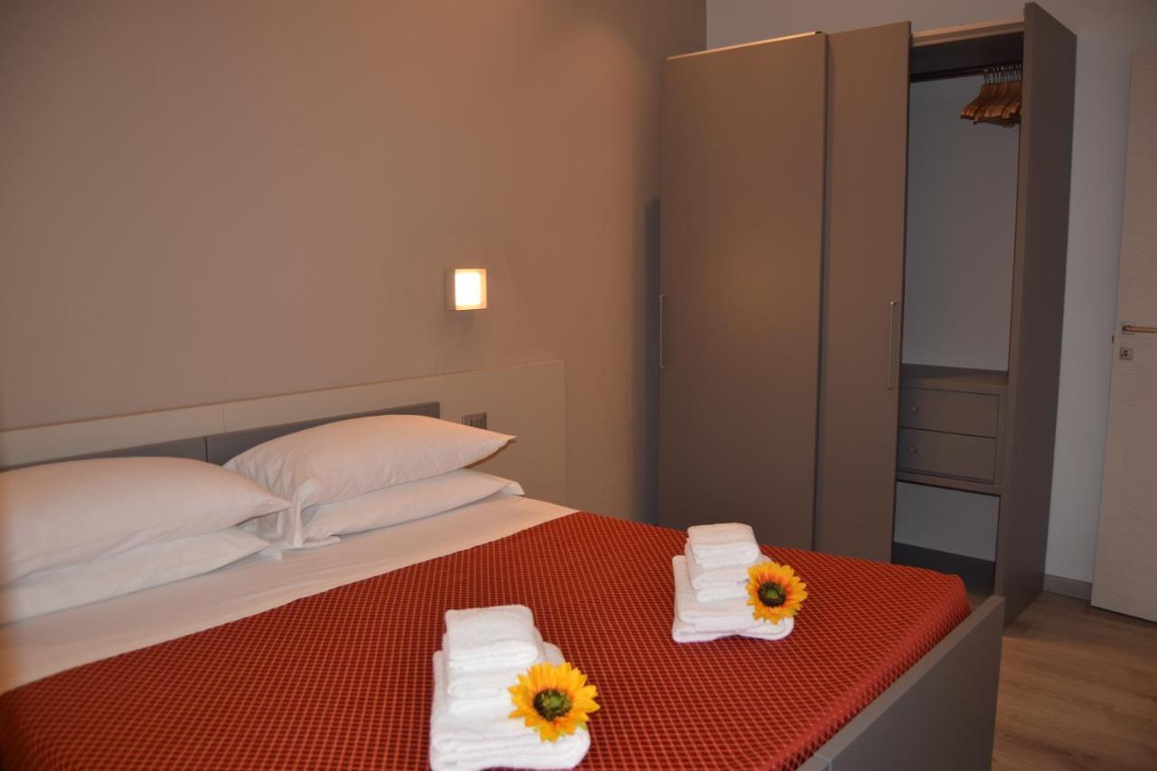 Orchidea Marina Aparthotel ตีร์เรเนีย ภายนอก รูปภาพ