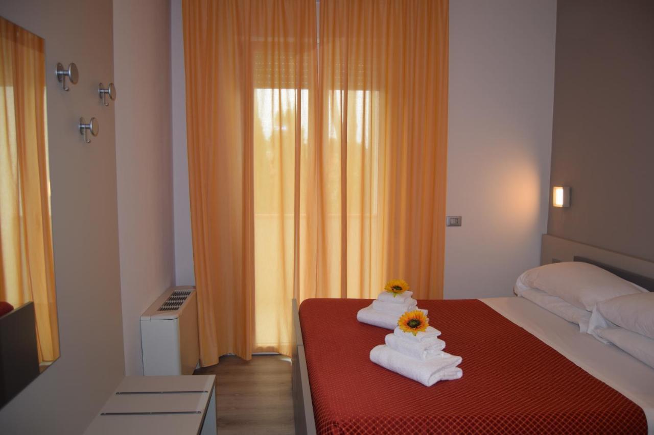 Orchidea Marina Aparthotel ตีร์เรเนีย ภายนอก รูปภาพ
