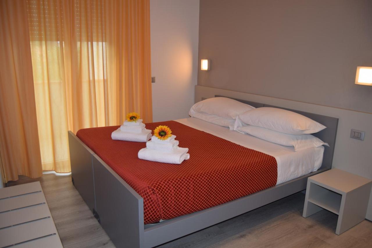 Orchidea Marina Aparthotel ตีร์เรเนีย ภายนอก รูปภาพ