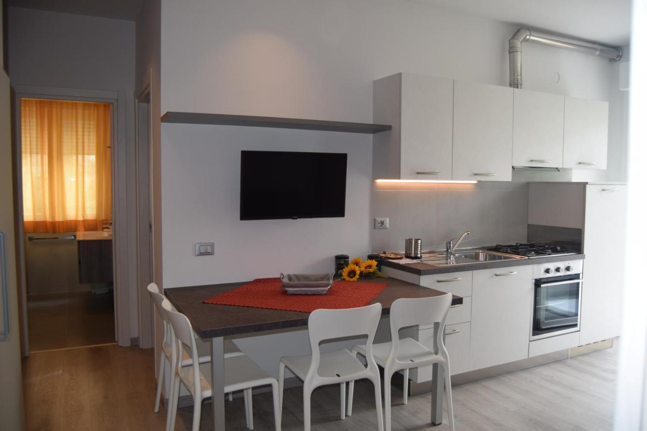 Orchidea Marina Aparthotel ตีร์เรเนีย ภายนอก รูปภาพ