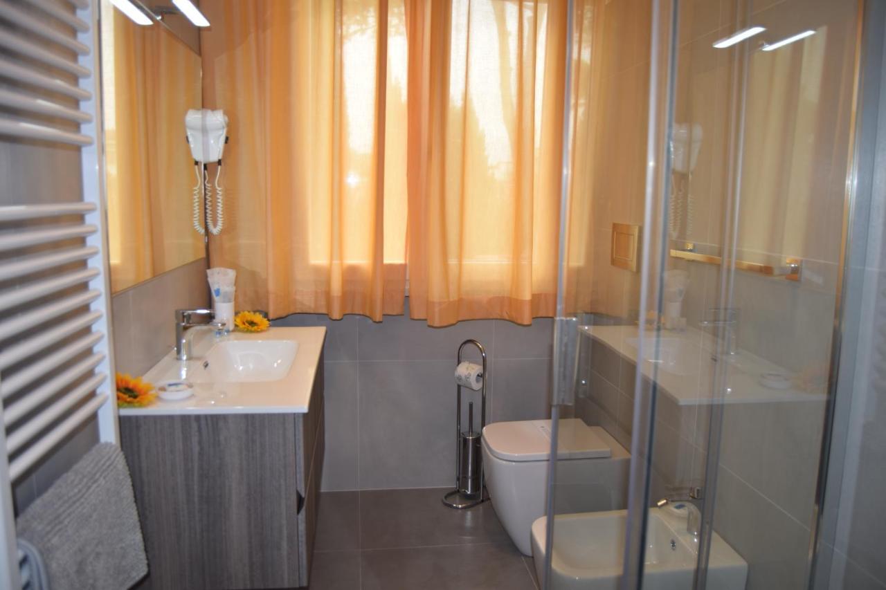 Orchidea Marina Aparthotel ตีร์เรเนีย ภายนอก รูปภาพ