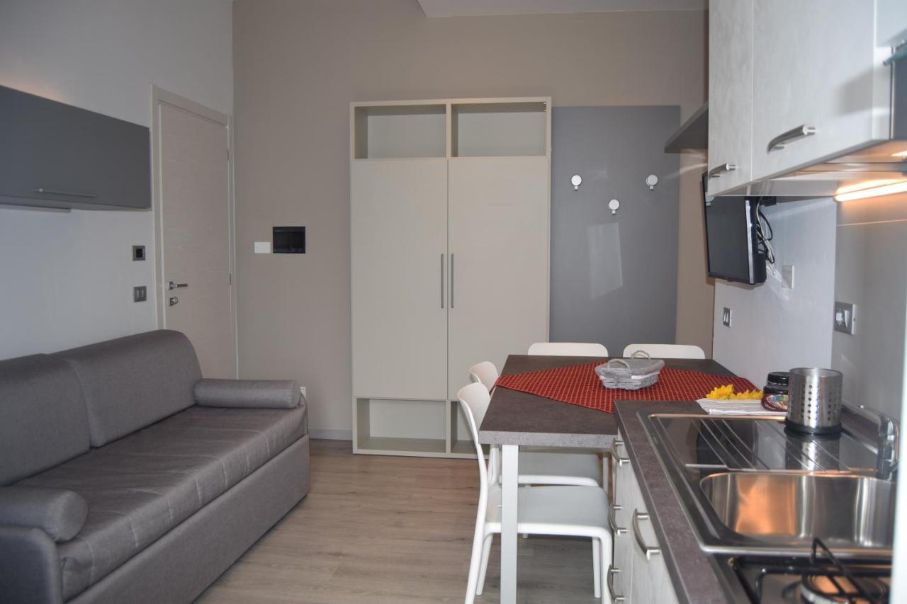 Orchidea Marina Aparthotel ตีร์เรเนีย ภายนอก รูปภาพ