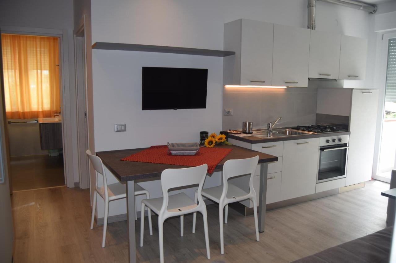 Orchidea Marina Aparthotel ตีร์เรเนีย ภายนอก รูปภาพ
