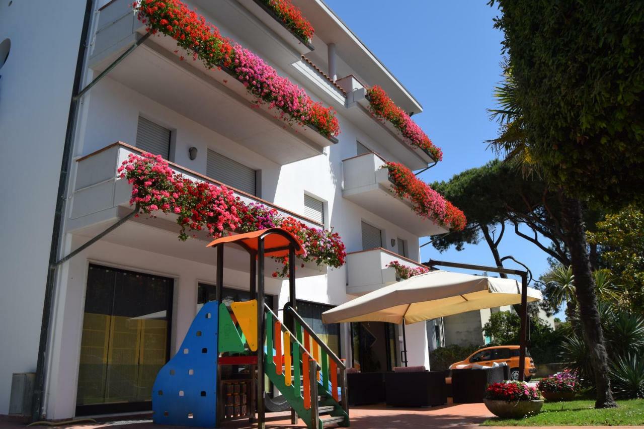 Orchidea Marina Aparthotel ตีร์เรเนีย ภายนอก รูปภาพ