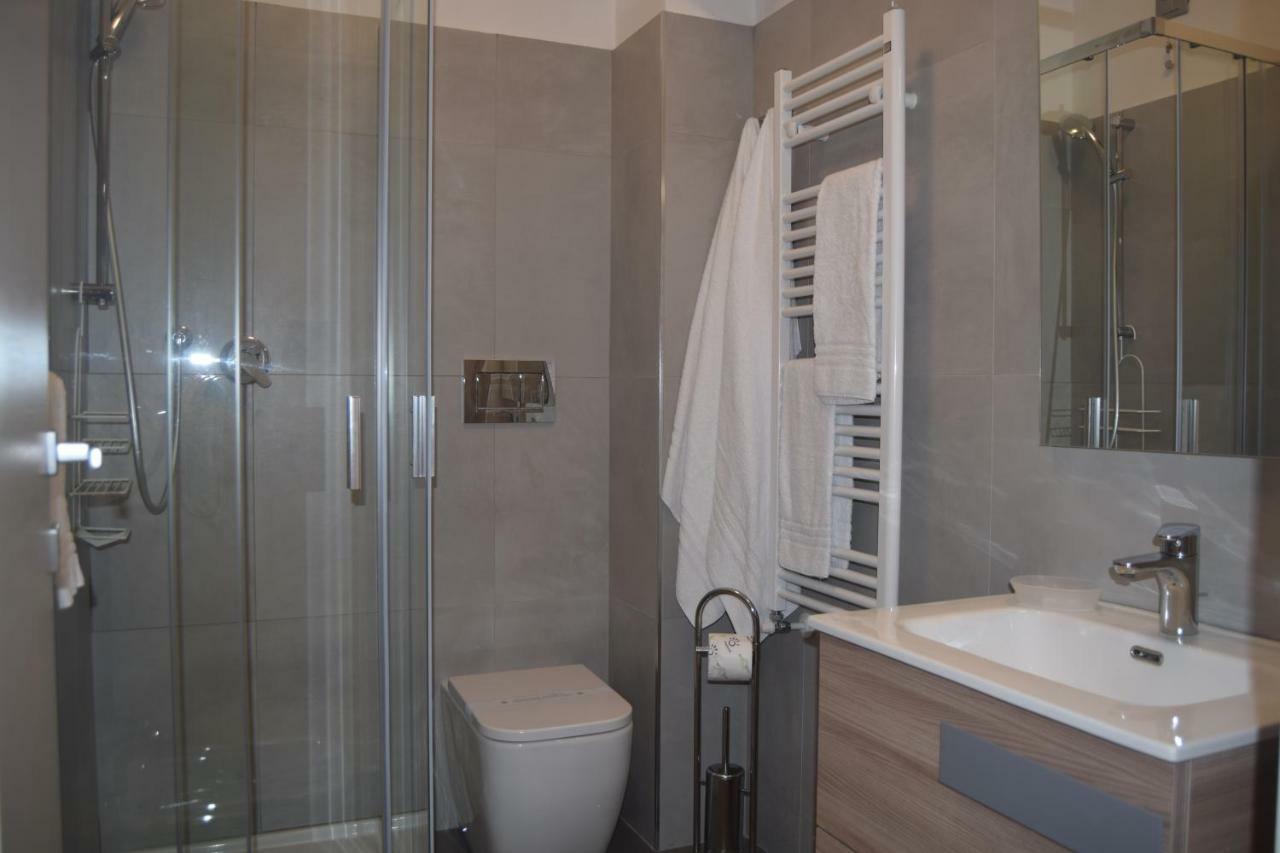 Orchidea Marina Aparthotel ตีร์เรเนีย ภายนอก รูปภาพ