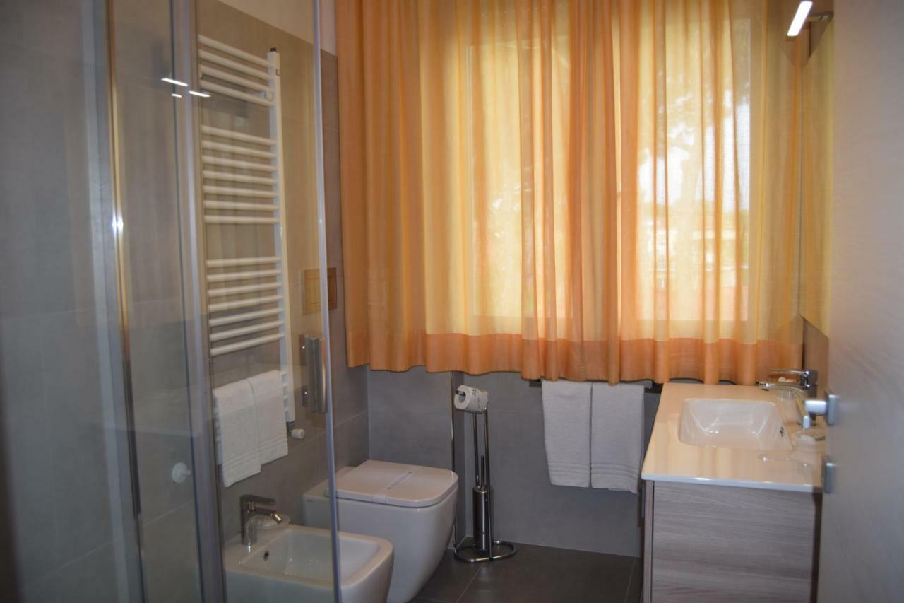 Orchidea Marina Aparthotel ตีร์เรเนีย ภายนอก รูปภาพ