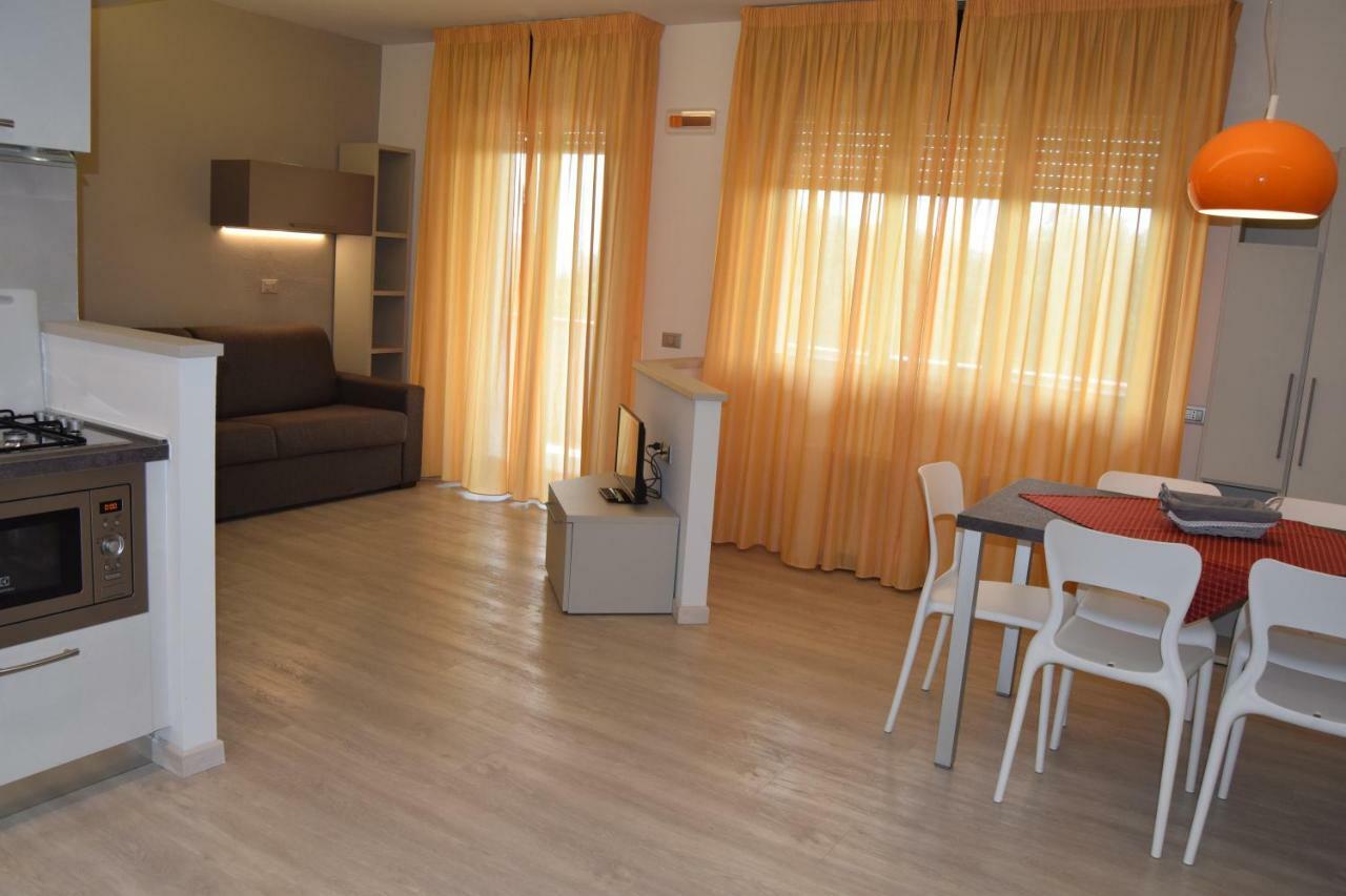 Orchidea Marina Aparthotel ตีร์เรเนีย ภายนอก รูปภาพ