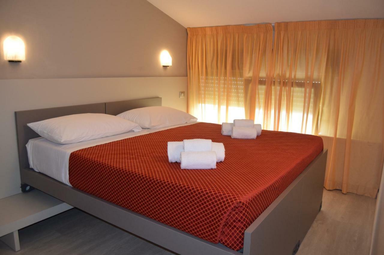 Orchidea Marina Aparthotel ตีร์เรเนีย ภายนอก รูปภาพ