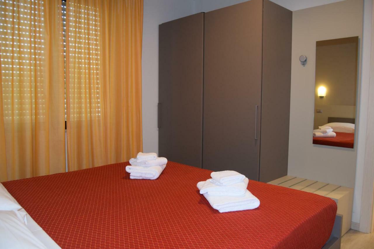 Orchidea Marina Aparthotel ตีร์เรเนีย ภายนอก รูปภาพ