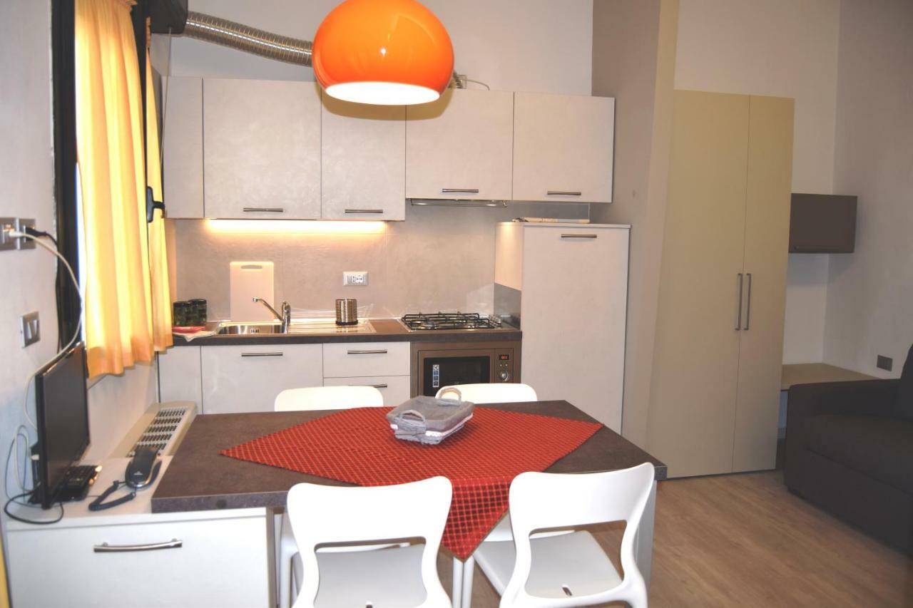 Orchidea Marina Aparthotel ตีร์เรเนีย ภายนอก รูปภาพ