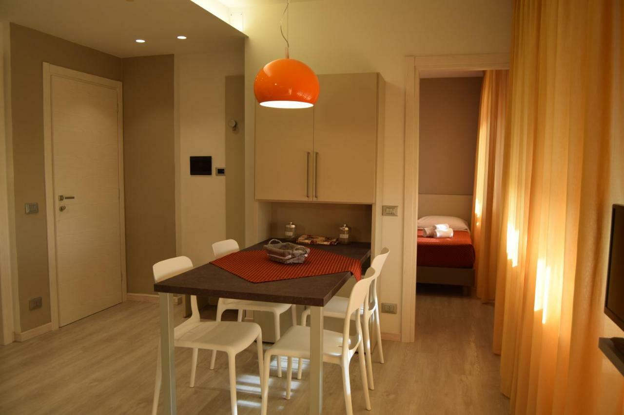 Orchidea Marina Aparthotel ตีร์เรเนีย ภายนอก รูปภาพ